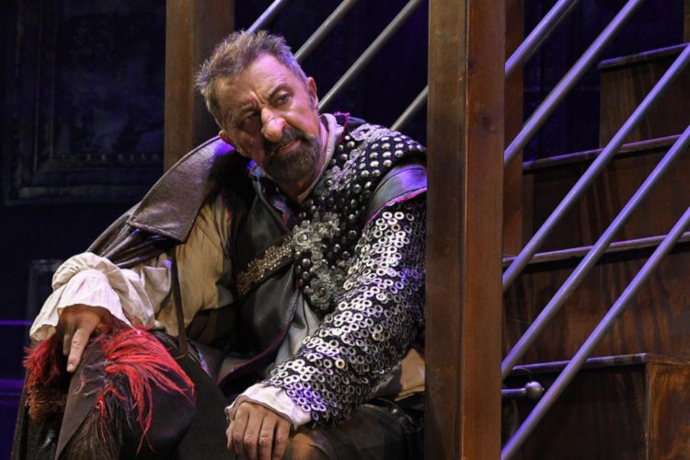 Luca Barbareschi in Cyrano de Bergerac, spettacolo che ha aperto la stagione 18/19 del Teatro Eliseo (ph: Bepi Caroli)