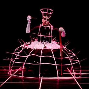 La regina di Cuori di Alice secondo i Cantieri Teatrali Koreja