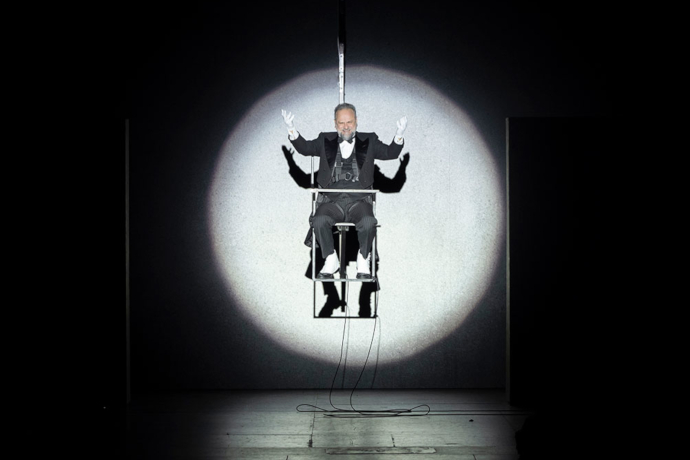 Popolizio in M (photo: Masiar Pasquali)