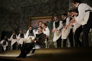 Amati in primo piano ne L'equivoco stravagante (photo: Rof)