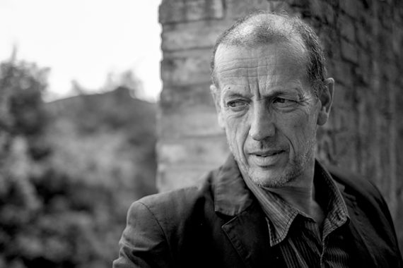 Marco Baliani (photo: Marco Parollo)|L’orologio della stazione fermo alle 10.25