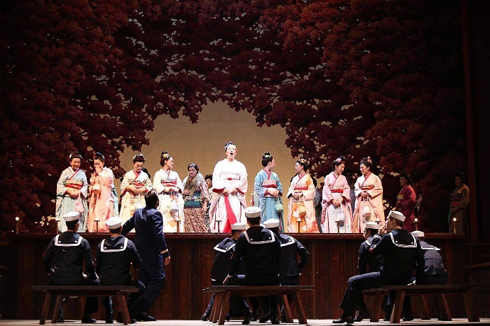Madama Butterfly (photo: Rosellina Garbo)|La Turandot di Ricci/Forte