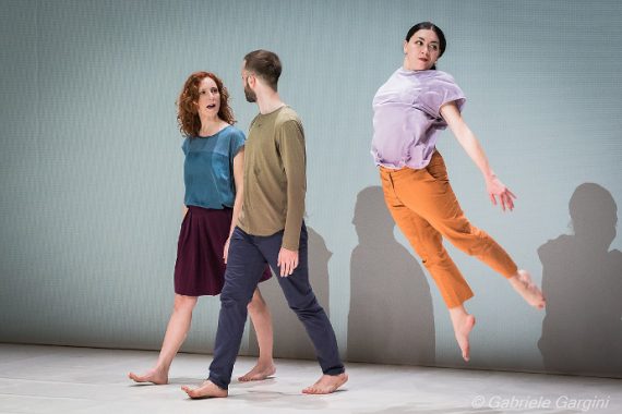 Casual bystanders (photo: Gabriele Gargini)