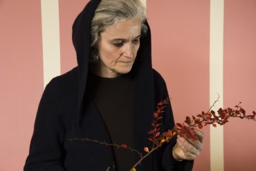 Claudia Castellucci (photo: Francesco Raffaelli)|Fisica Aspra Comunione (photo: Nicolò Gialain)