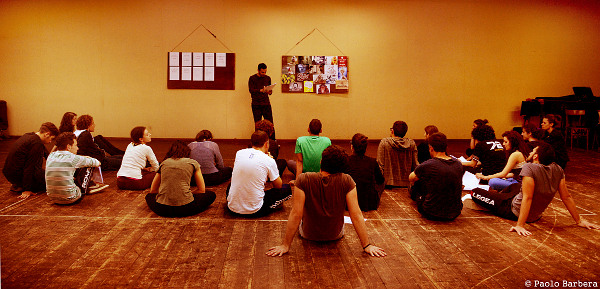 I protagonisti del laboratorio|Una delle lezione del laboratorio con Angelo Campolo