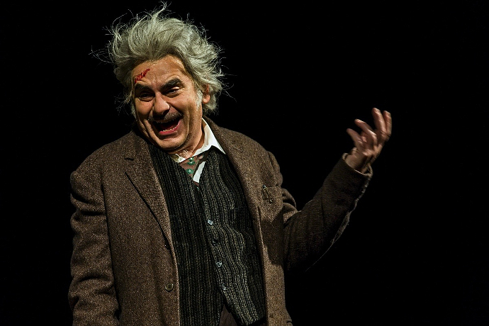 Valter Malosti ne Il berretto a sonagli (photo: Franco Rabino)
