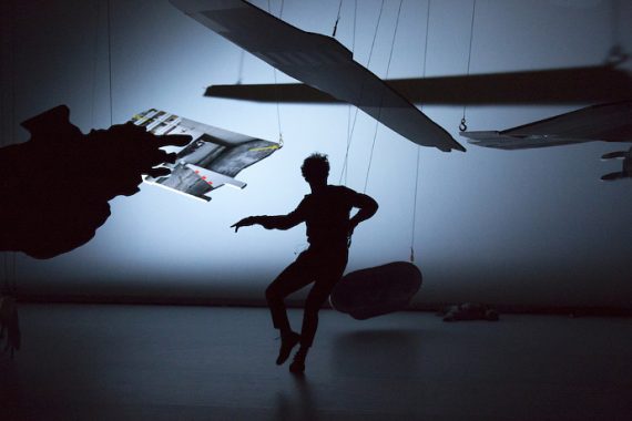 Pierre Rigal in Mobile (photo: Pierre Grosbois)