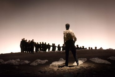 L'Orfeo ed Euridice di Robert Carsen (photo : Vincent Pontet)|La vedova allegra di Damiano Michieletto (photo © Michele Crosera)