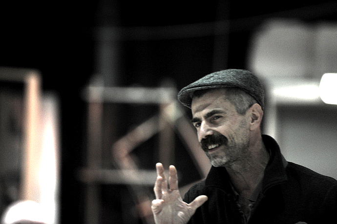 Roberto Castello (photo: Roby Schirer)