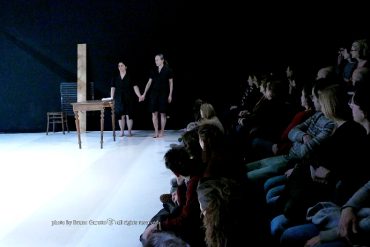 Antonella Bertoni e Patrizia Birolo al Cubo Teatro (photo: Bruno Garetto)|Vecchio principe di César Brie (photo: Gabriel Reig)