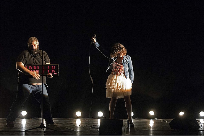 Calcinculo di Babilonia Teatri (photo: Angelo Maggio)|Overload di Teatro Sotterraneo (photo: Angelo Maggio)|