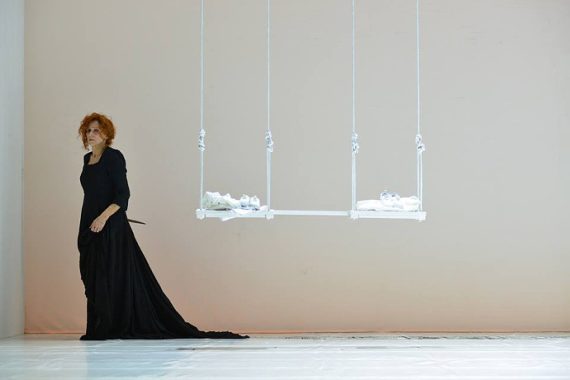 Elisabetta Pozzi in Medea (photo: Lamanna)