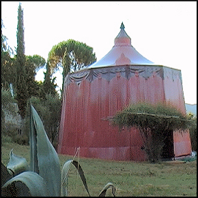 Lo chapiteau a Villa Romana