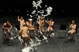 La creazione del 2012 di Dave St-Pierre (photo: Wolgang Kirchner)