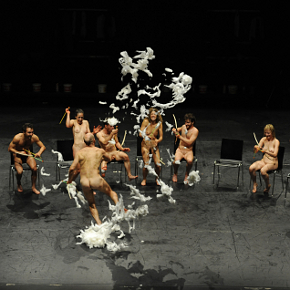 La creazione del 2012 di Dave St-Pierre (photo: Wolgang Kirchner)