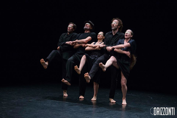 Gli orbi di Abbondanza/Bertoni (photo: Orizzonti Festival)|La parabola dei ciechi di Bruegel il Vecchio