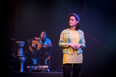 A History of Water in the Middle East. Sabrina Mahfouz e Kareem Samara (photo © Craig Sugden)|Midnight Movie (photo: Helen Murray)||A kind of people