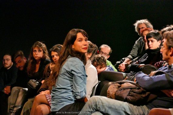 Le Illusioni di Big Action Money iniziano tra il pubblico