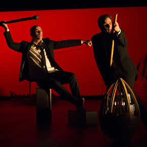 Jérôme Thomas è tornato a inaugurare il Teatro Astra dopo gli applausi del pubblico per le creazioni presentate a Teatro a Corte nel 2008 e 2012