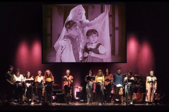 I ragazzi in scena per Bluebird|I ragazzi in scena per Bluebird