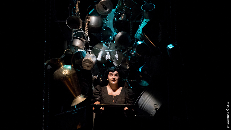Mater dulcissima (photo: Manuela Giusto)|I tradimenti di Pinter prodotti da Elsinor|M8 Prossima Fermata Milano di Animanera|Mater Dulcissima | Tieffe Teatro