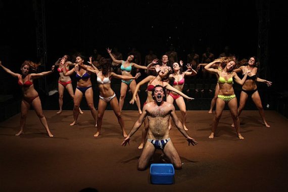 L'odissea A/R di Emma Dante: in scena e nella realtà (photo: © Studio Camera/Franco Lannino)