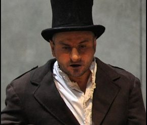 Massimo Popolizio in Cyrano de Bergerac (photo: teatrodiroma.net)