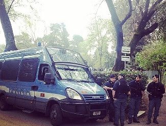 Lo sgombero dell'Angelo Mai stamattina|Lo sgombero dell'Angelo Mai stamattina