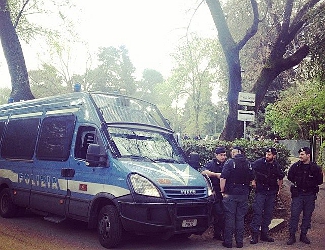 Lo sgombero dell'Angelo Mai stamattina|Lo sgombero dell'Angelo Mai stamattina