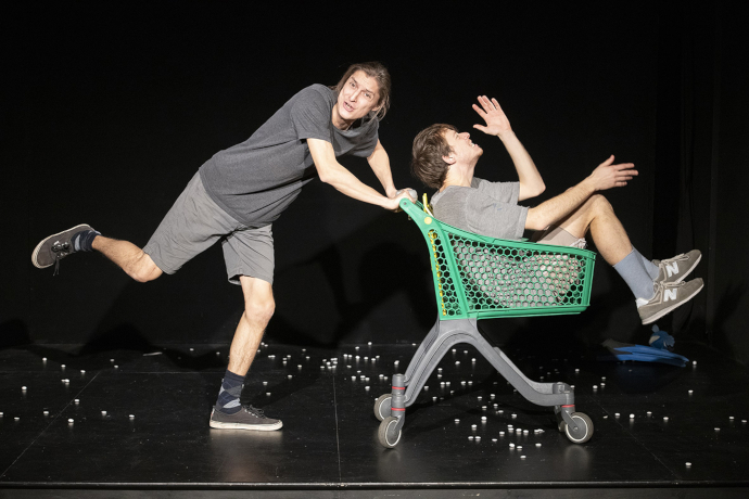 Apocalisse Tascabile ha vinto questa edizione di Direction Under 30 (photo: teatrosocialegualtieri.it)|Ionica (photo: teatrosocialegualtieri.it)