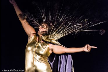 The show (photo: Luca Muffatti)|Apocalisse tascabile (photo: Marcella Persichetti)