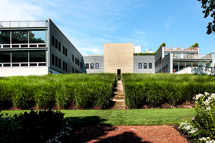 Il Watermill Center di Long Island (photo: Lucie Jansch)