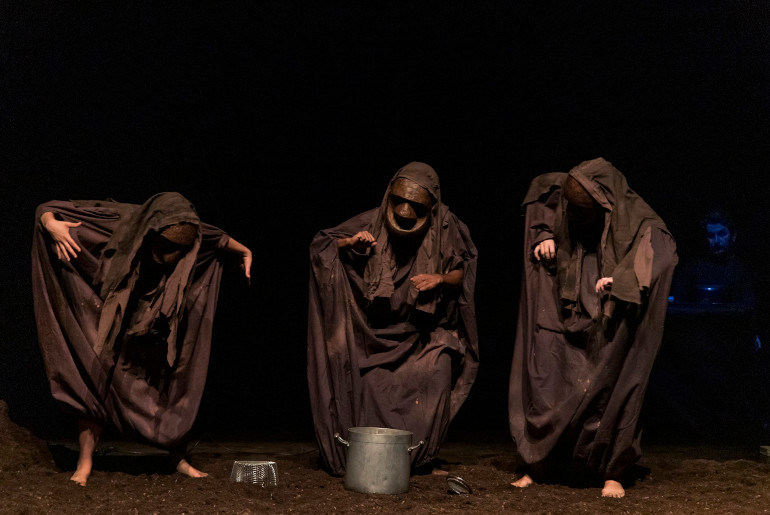 Nunc (ph: Malì Erotico)