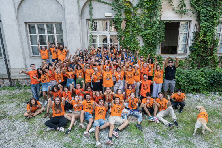 Staff e volontari di questa edizione per il saluto conclusivo del festival (ph: Andrea Macchia)