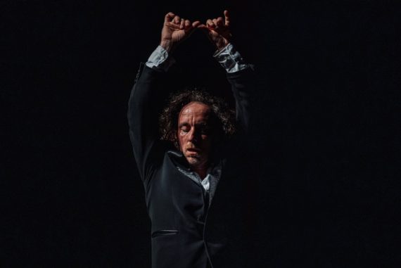 Manuel Ronda in scena (ph: Marek Jancuch)