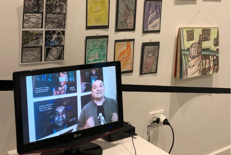 Giacomo Verde in un video in mostra a La Spezia (ph: Daniela Arcudi)