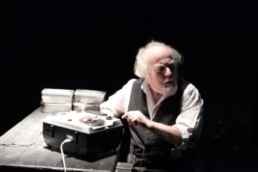 Ilari ne L’ultimo nastro di Krapp, regia Massimiliano Farau, produzione Fondazione Teatro Due, Parma (2010), ph: Marco Caselli Nirmal