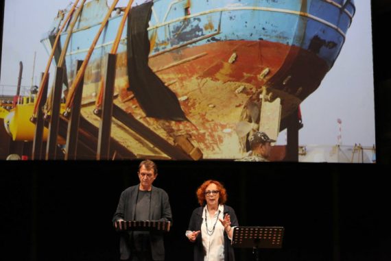 Sarti e Curino in scena (ph: LorenzoBenelli)