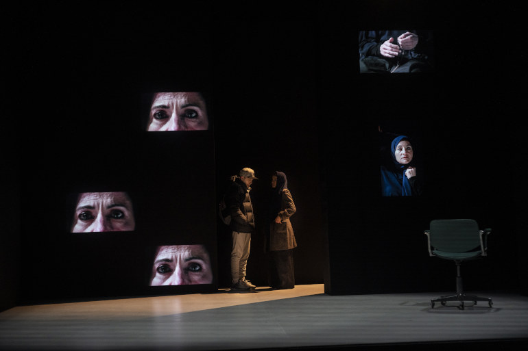 Valeria e Youssef, testo di Angela Dematté e regia di Chiodi, è in scena fino al 14 aprile a Brescia (ph: Luca Del Pia)