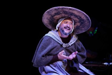 Dario De Luca in scena (ph: Angelo Maggio)