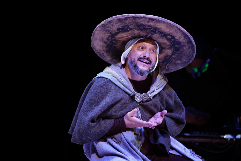 Dario De Luca in scena (ph: Angelo Maggio)