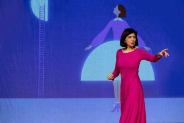 Cinzia Spanò in scena (ph: Laila Pozzo)