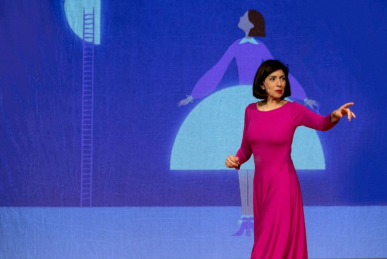 Cinzia Spanò in scena (ph: Laila Pozzo)