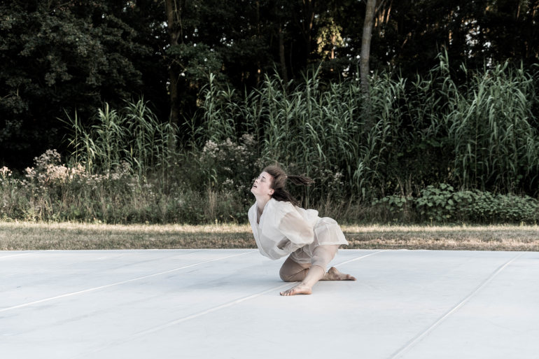 She Dreamt of Being Washed Away to the Coast (ph: Pietro Bertora)
