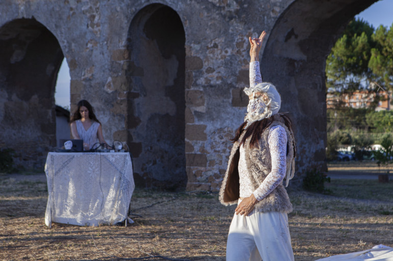 Francesca Cola e Paola Lesina in Ruth (ph: Carolina Farina)