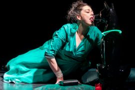 Giorgia Cerruti in Ape Regina (ph: Stefano Roggero)