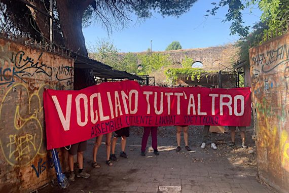 Un'immagine dall'occupazione dell'ex Circolo degli Artisti a Roma