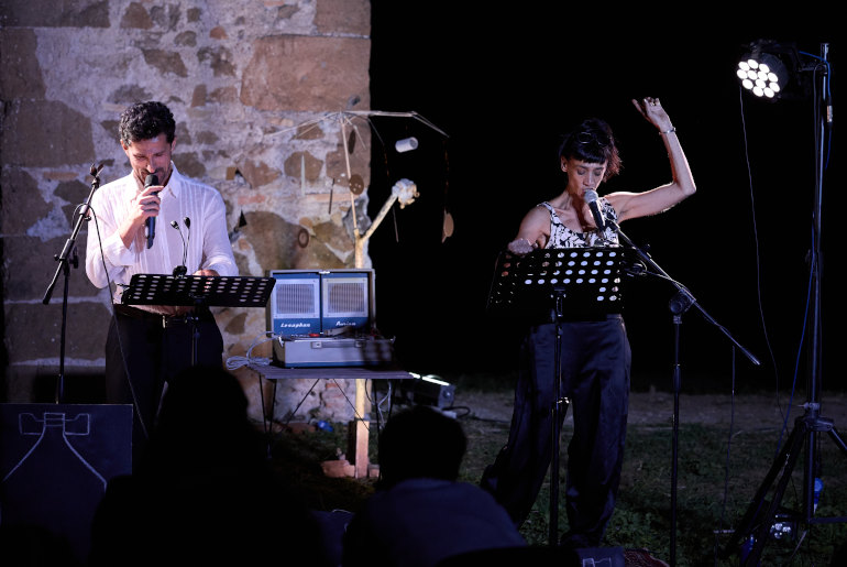 Il reading de Lacasadargilla (ph: Carolina Farina)