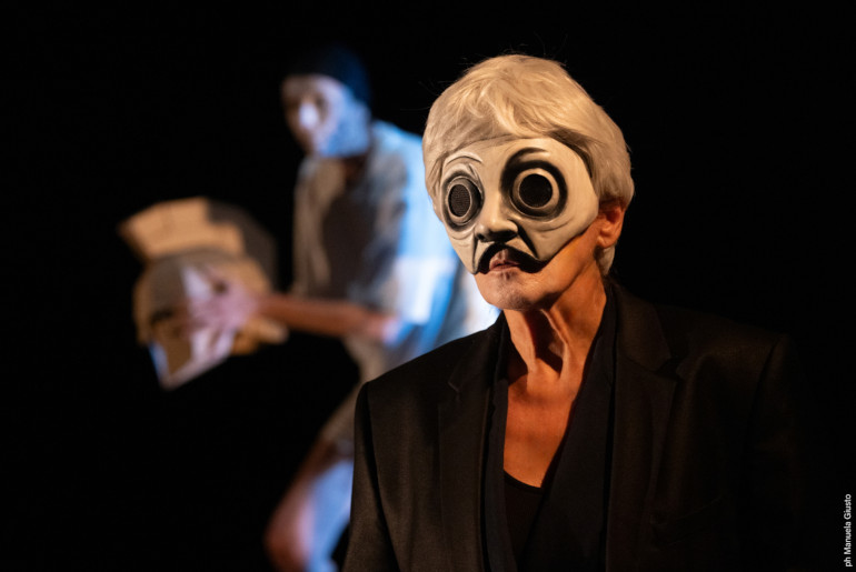 Francesca Mazza è Creonte nell'Antigone di Latini (ph: Manuela Giusto)