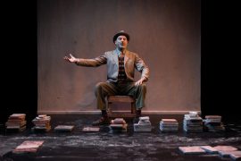 Enrico Ianniello in scena